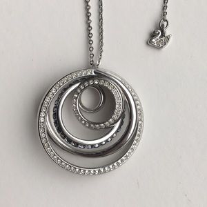 ❄️ Swarovski Crystal Pavé Swirl Pendant Necklace